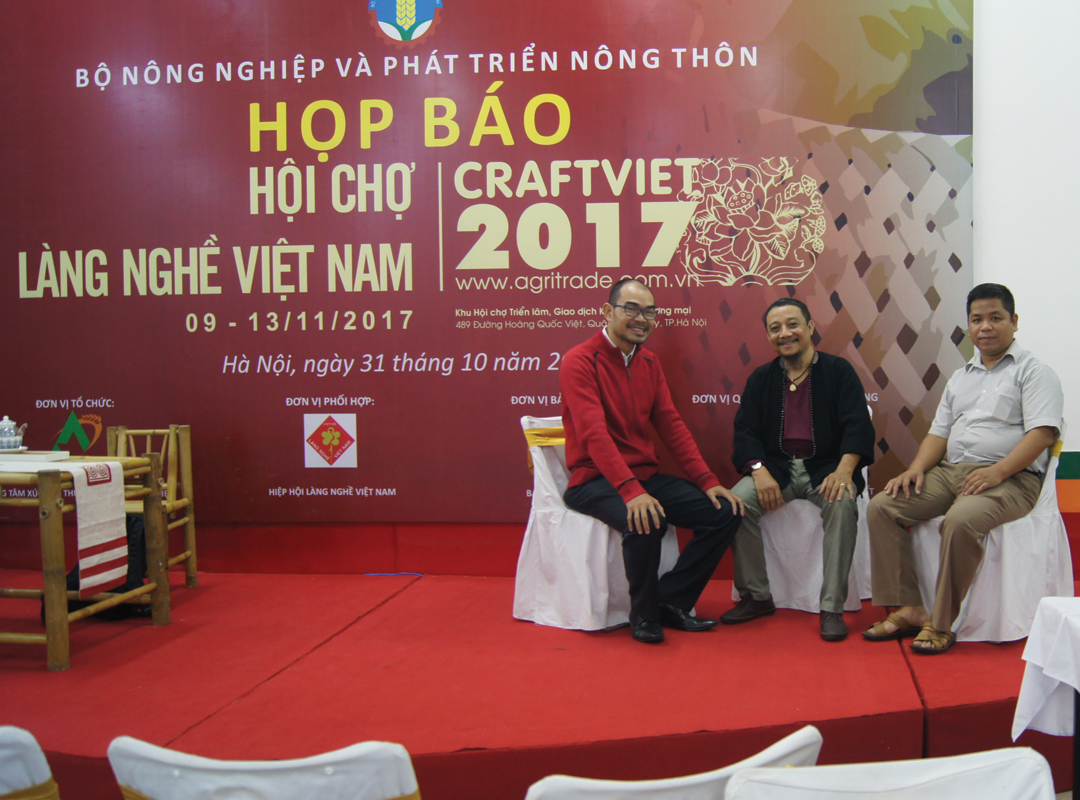 Tham dự Hội chợ Làng nghề Việt Nam năm 2017