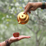 Mùa Vu Lan: Lắng hồn thưởng trà, ăn chay, hướng về mẹ cha và Đức Phật